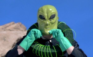 14_Alien_Costume-SCREENSHOT